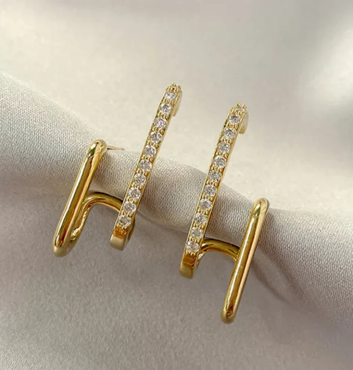 2 CLAW HUGGIE EARRING