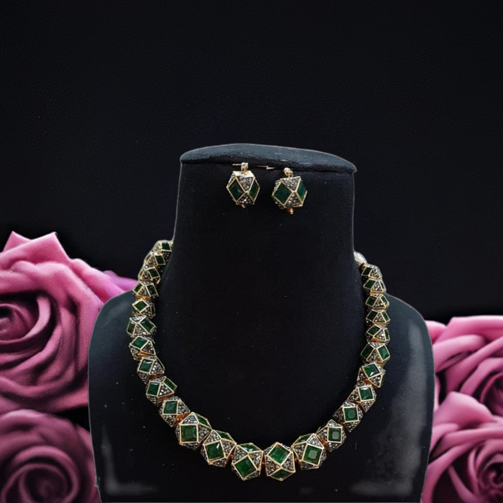 GREEN EMERALD NECKLACE