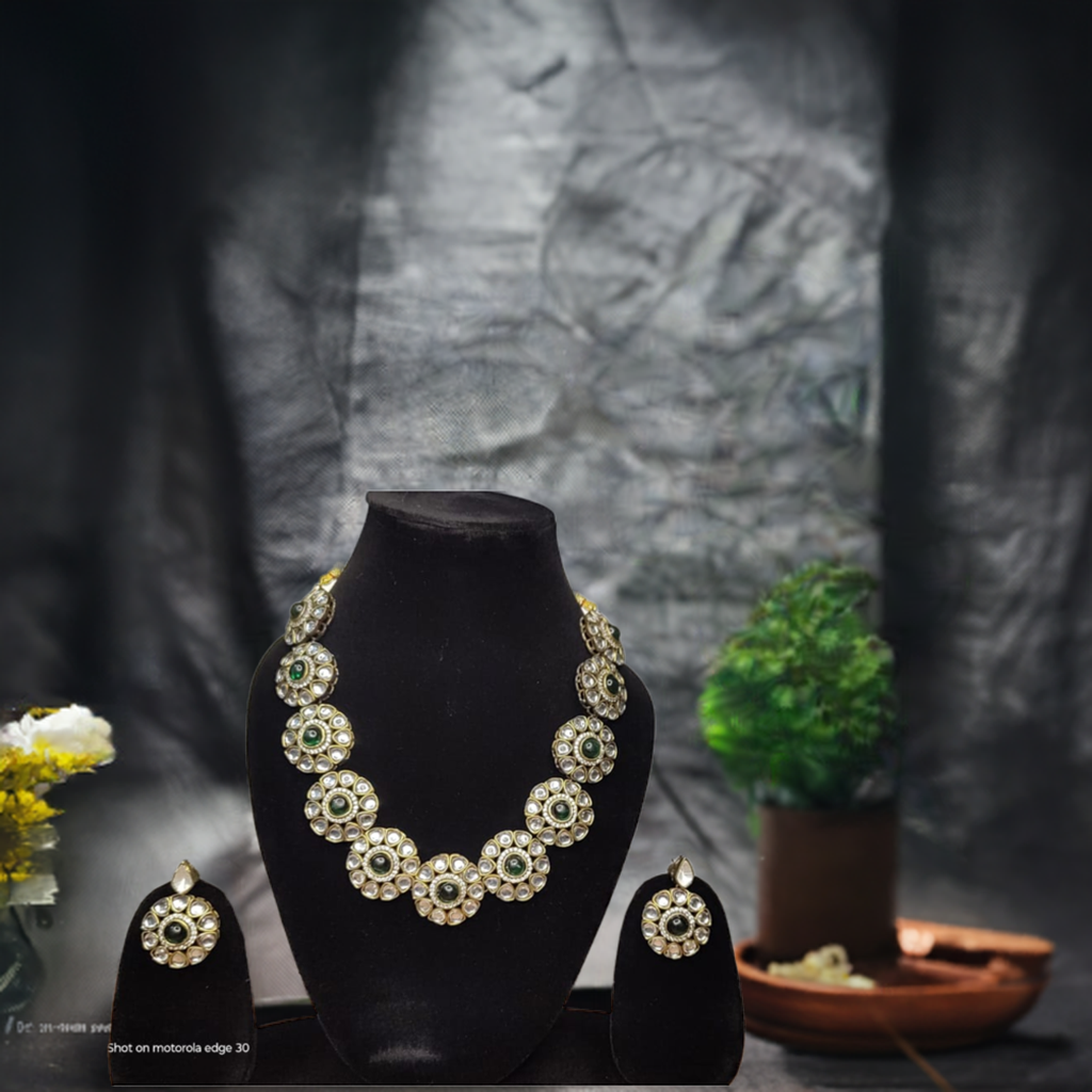 VICTORIAN NECKLACE SET