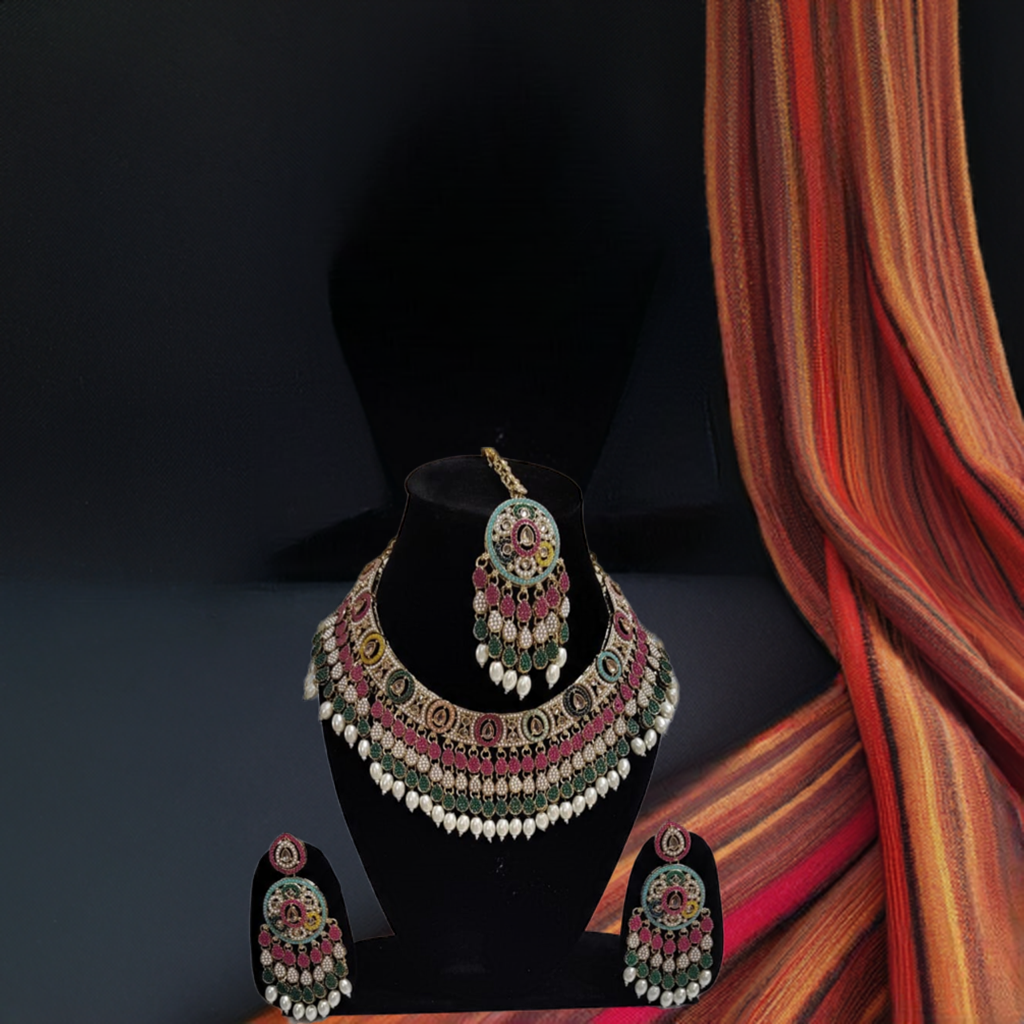 ETHNIC NECKLACE SET