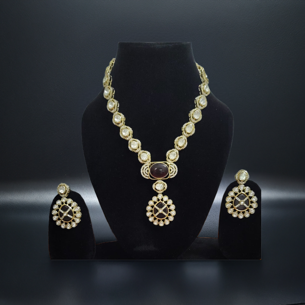 BEADS NECKLACE
