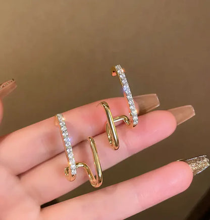 2 CLAW HUGGIE EARRING