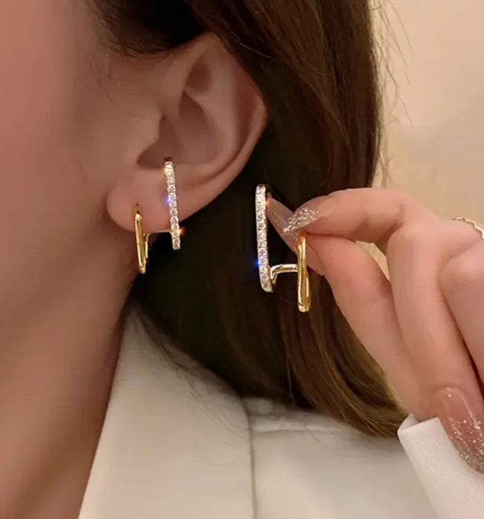 2 CLAW HUGGIE EARRING