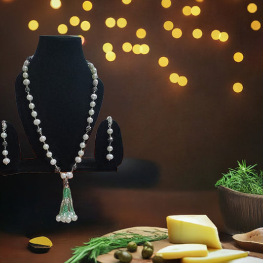 pearl necklace